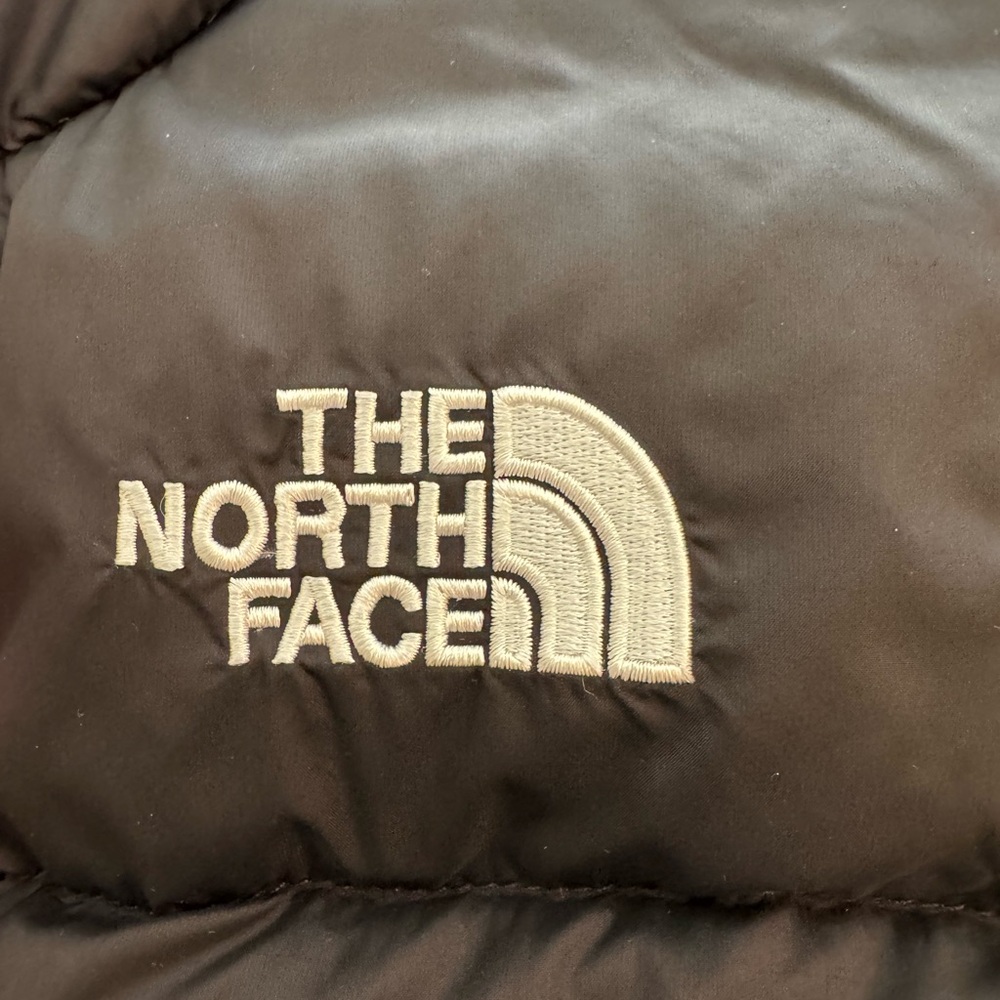 The north face black puffer vest - Picture 2 of 4